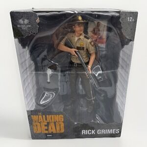 The Walking Dead Rick Grimes 1:8 Scale Posed Figure - McFarlane Toys -  NIB